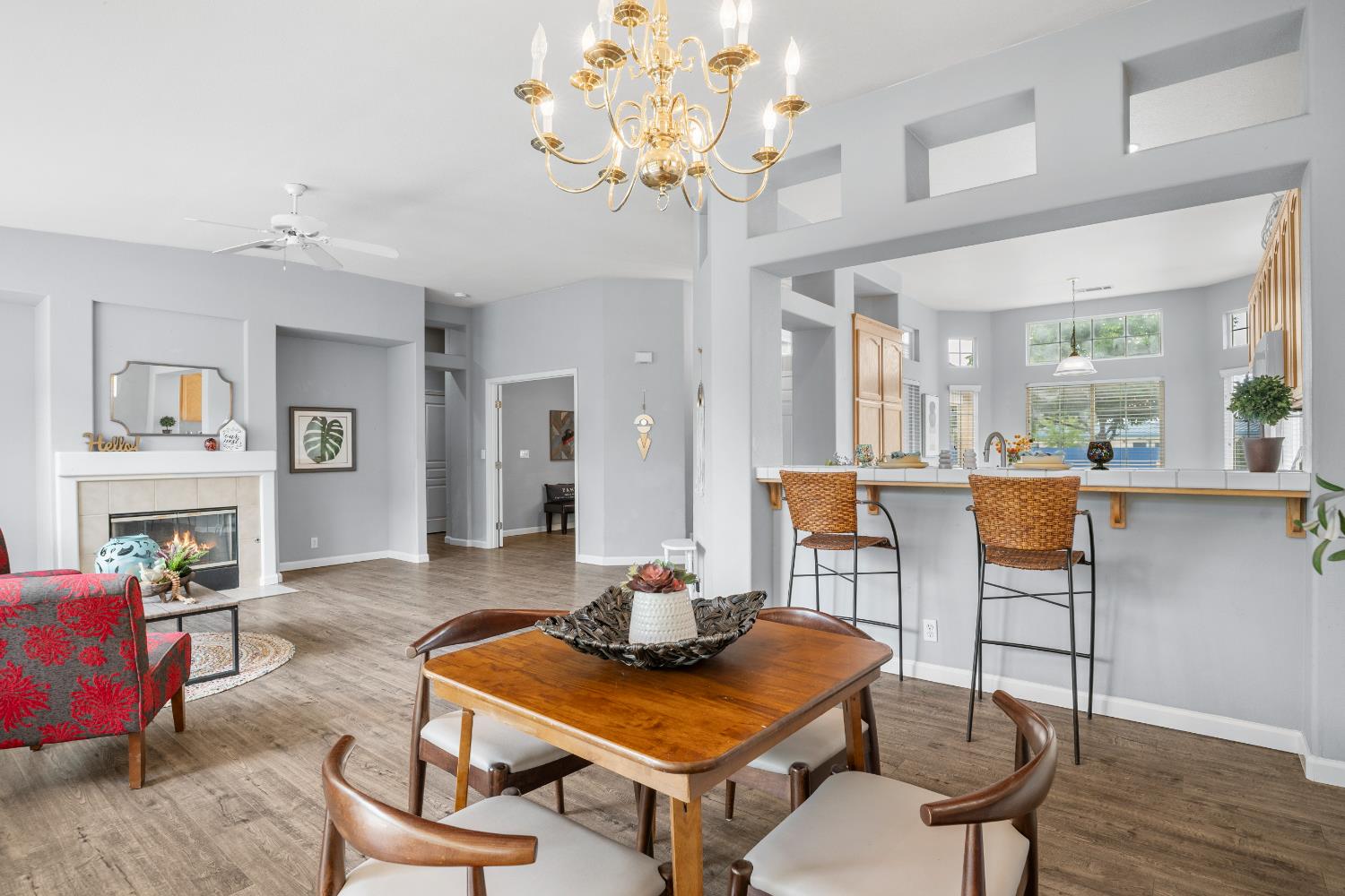 2425 Warm Springs Dr, Modesto, CA 95356