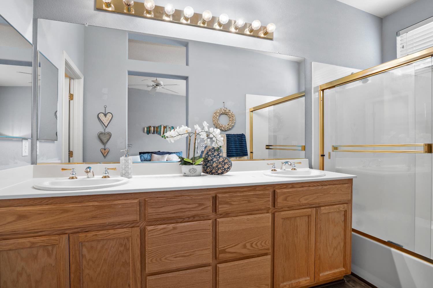 2425 Warm Springs Dr, Modesto, CA 95356