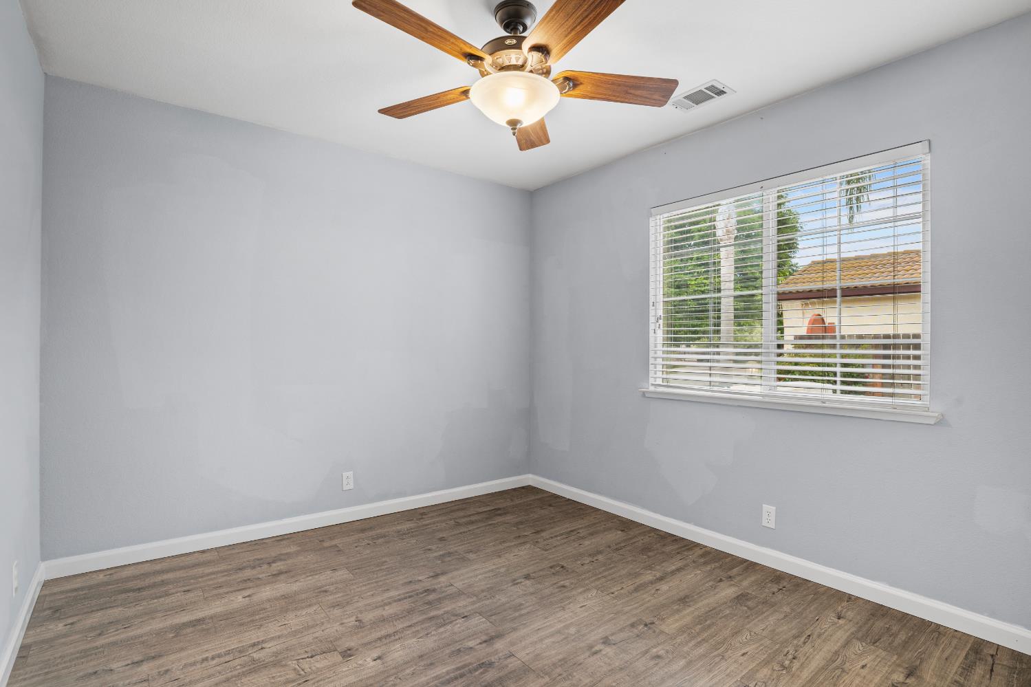 2425 Warm Springs Dr, Modesto, CA 95356