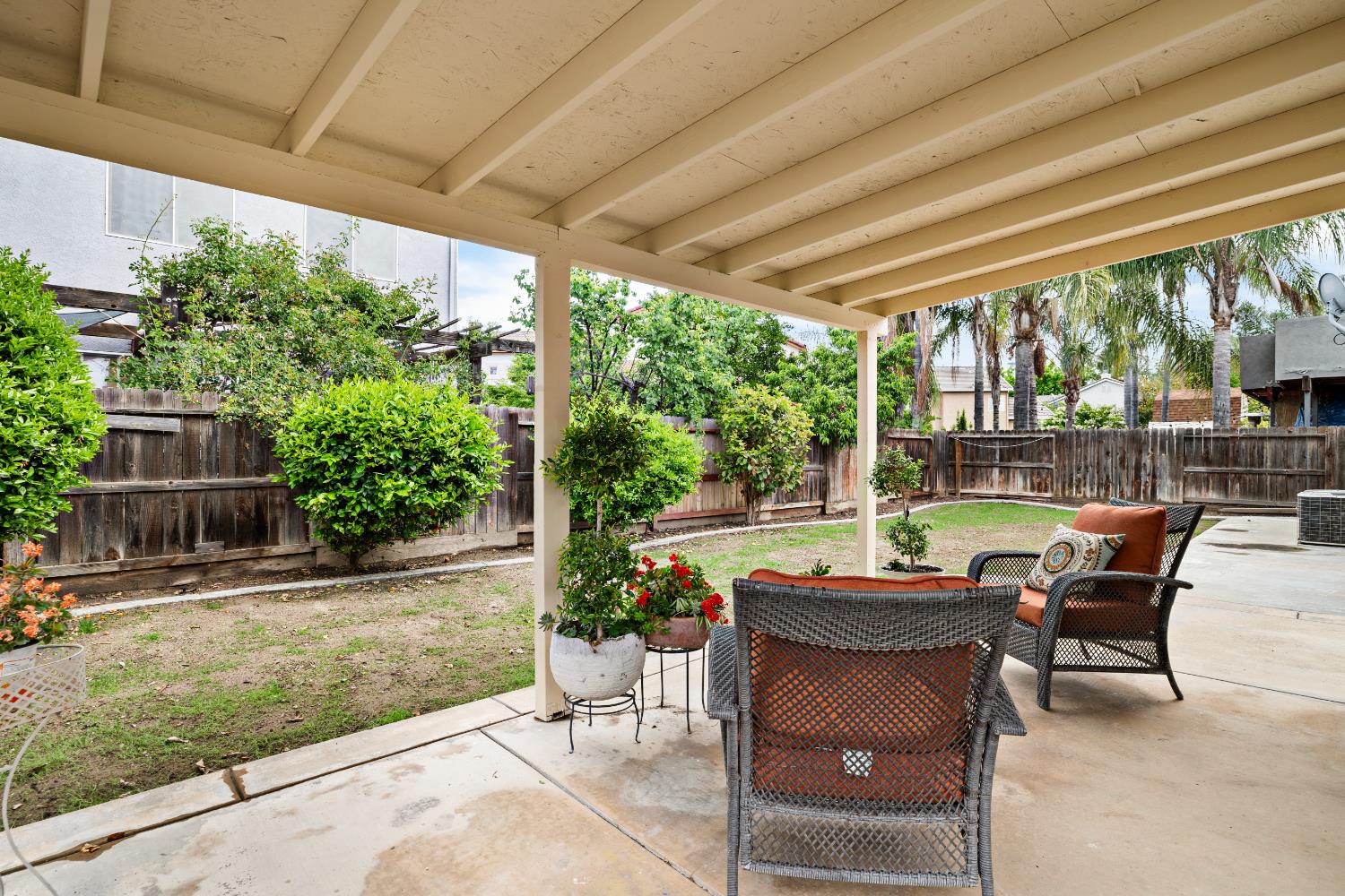 2425 Warm Springs Dr, Modesto, CA 95356