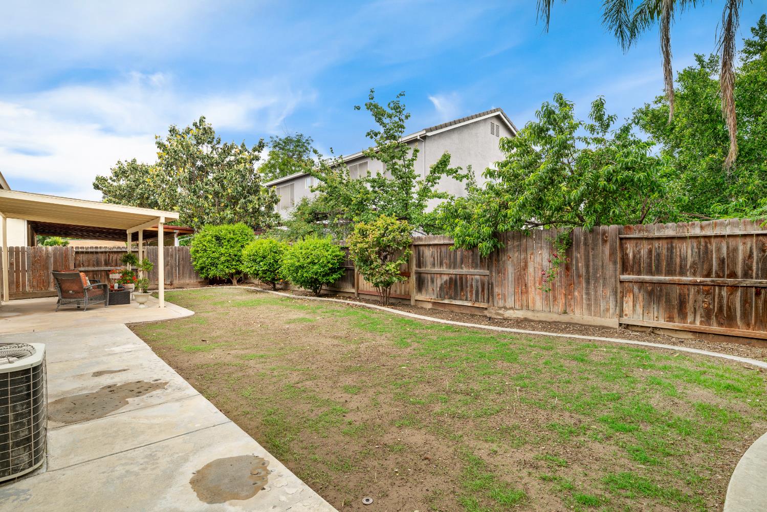 2425 Warm Springs Dr, Modesto, CA 95356