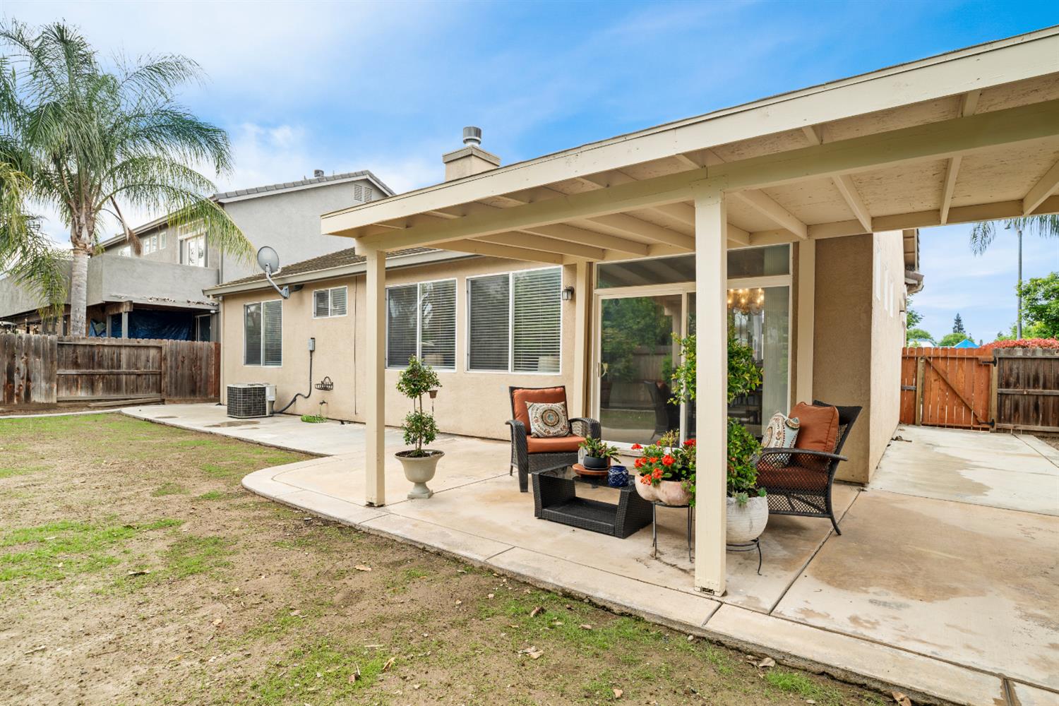 2425 Warm Springs Dr, Modesto, CA 95356