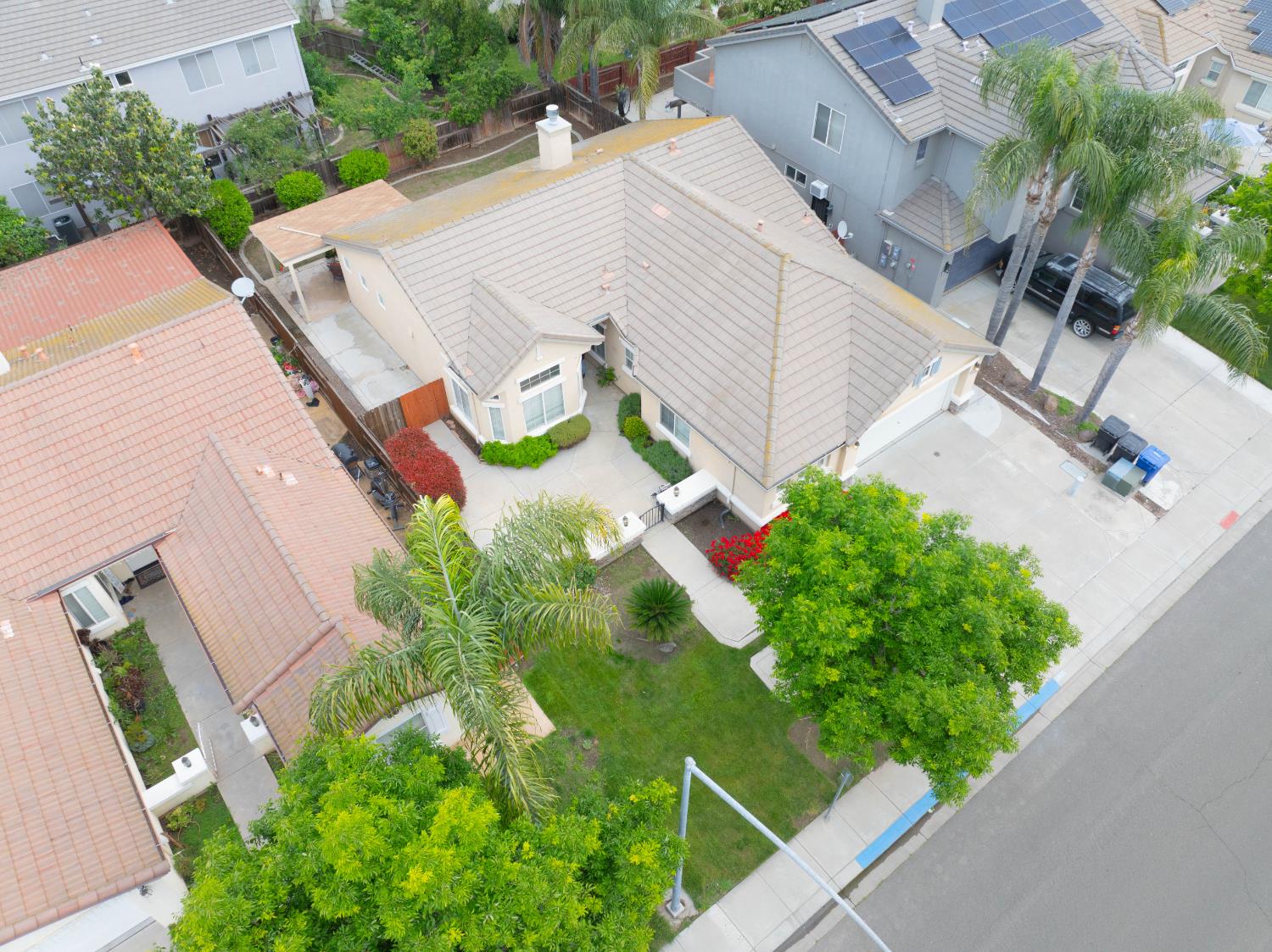 2425 Warm Springs Dr, Modesto, CA 95356