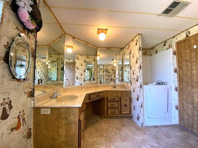 3840 Lahain Lane, Modesto, CA 95355