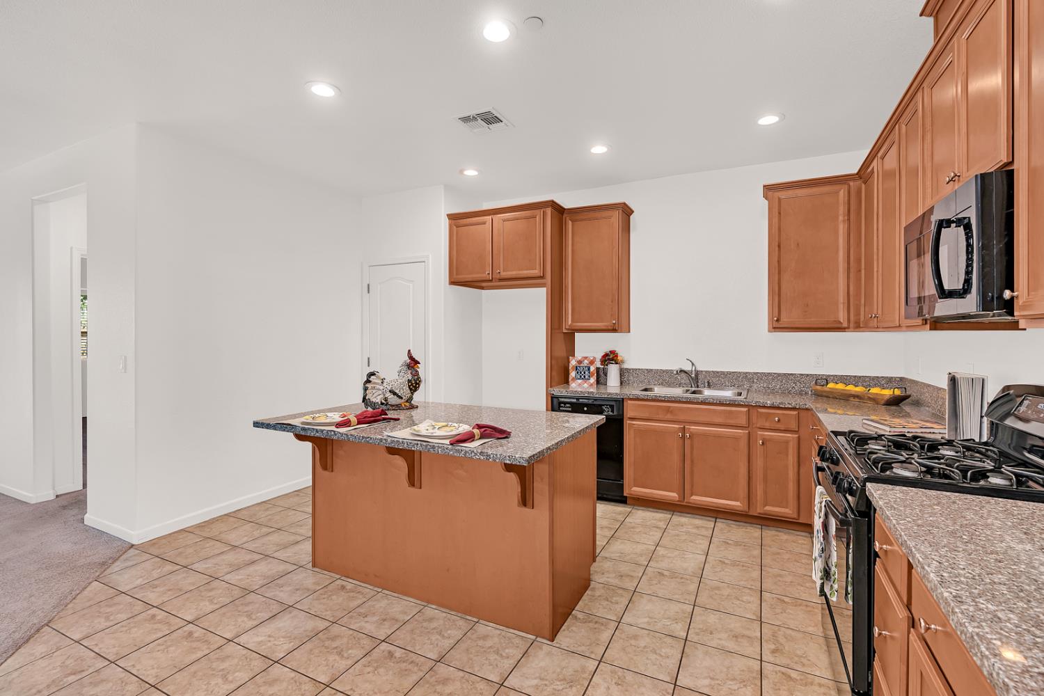 443 Jacobs Dr, Merced, CA 95348