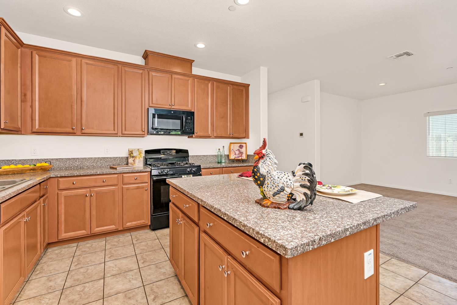 443 Jacobs Dr, Merced, CA 95348