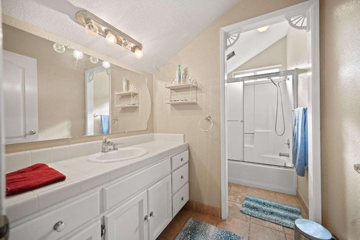 2705 Lahontan Dr, Modesto, CA 95358