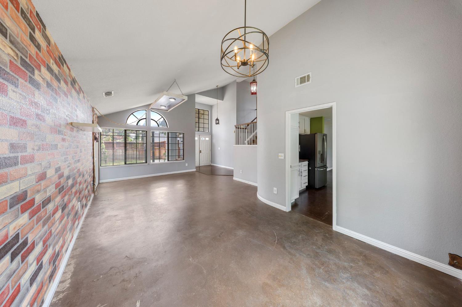 1071 Winters Dr, Manteca, CA 95337