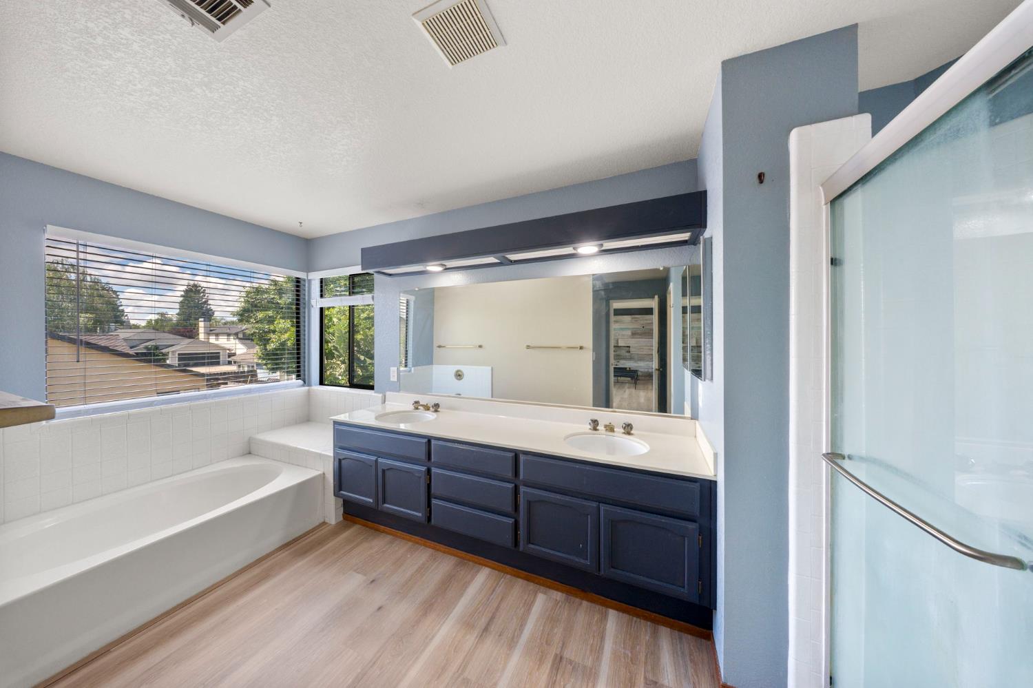 1071 Winters Dr, Manteca, CA 95337