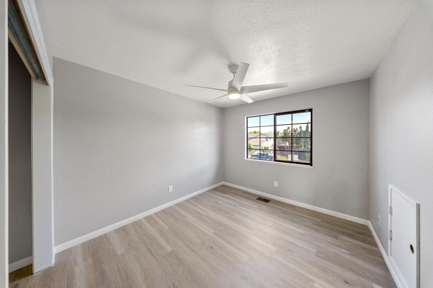 1071 Winters Dr, Manteca, CA 95337