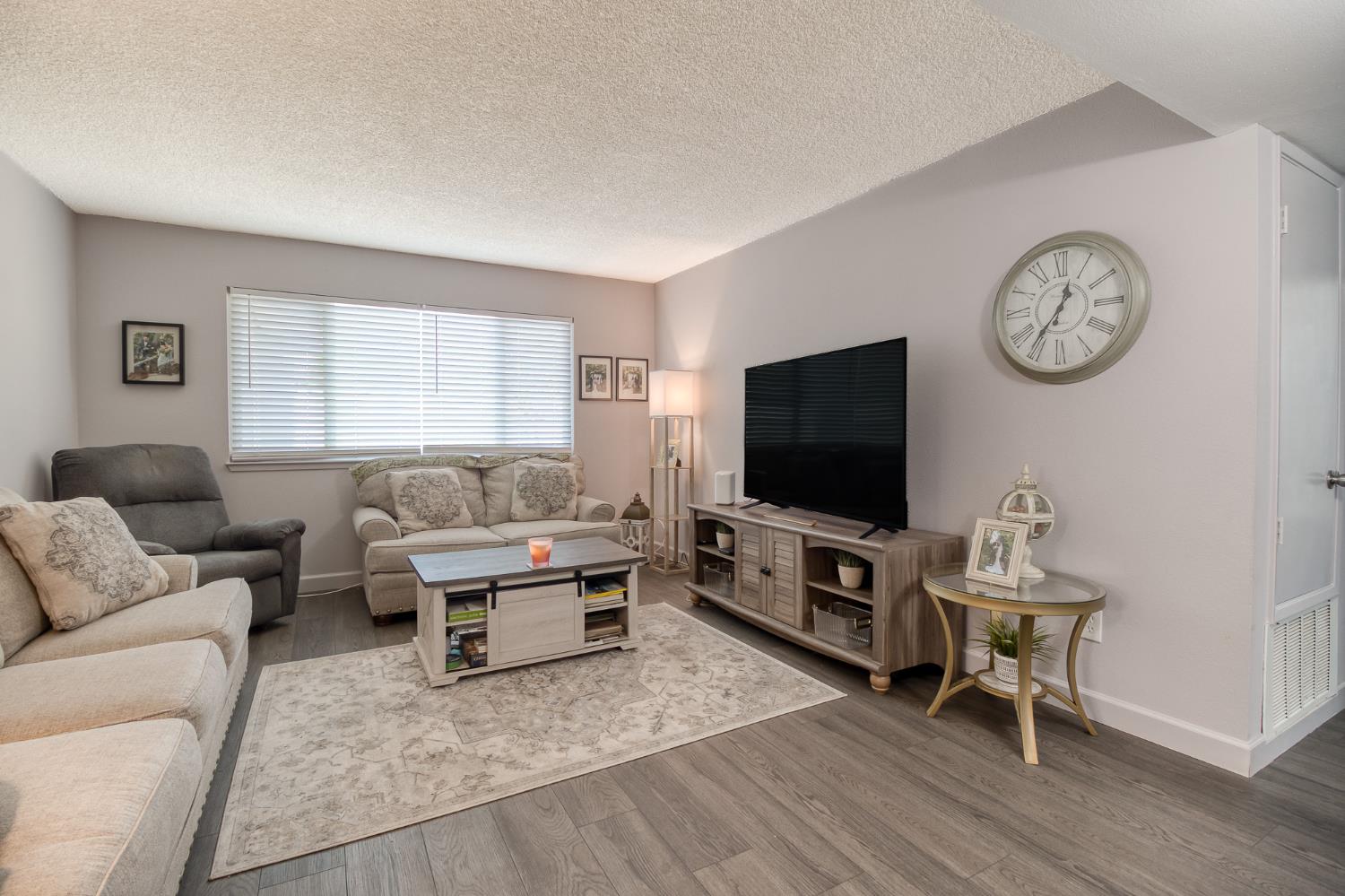 3809 Longbridge Dr, Modesto, CA 95356