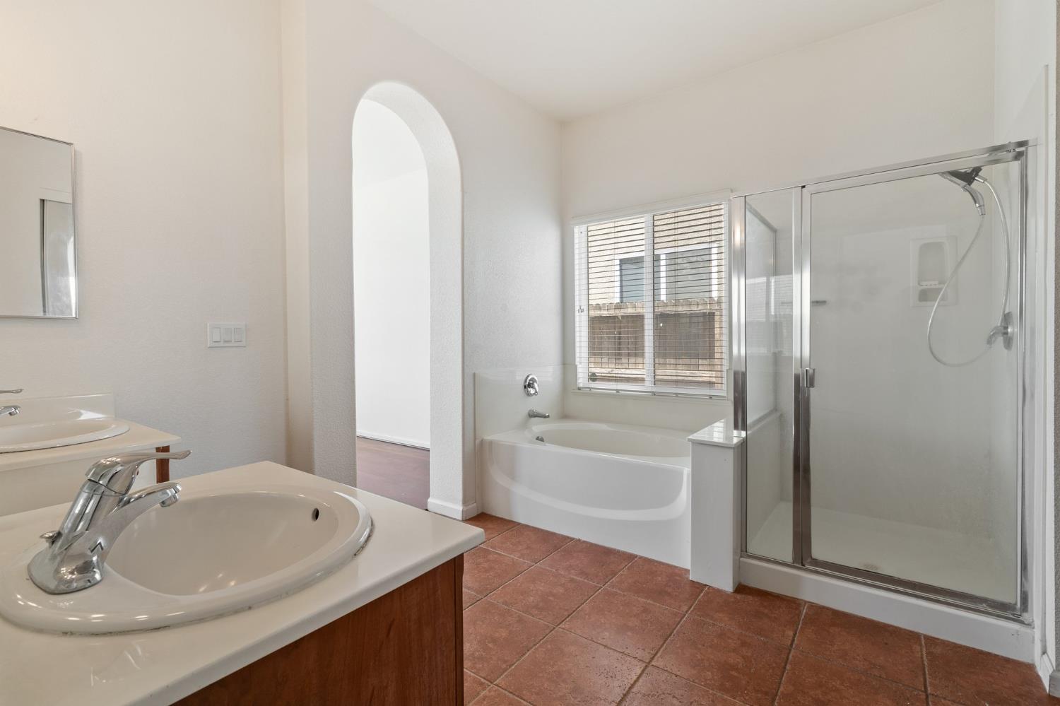 554 Bonanza Dr, Newman, CA 95360