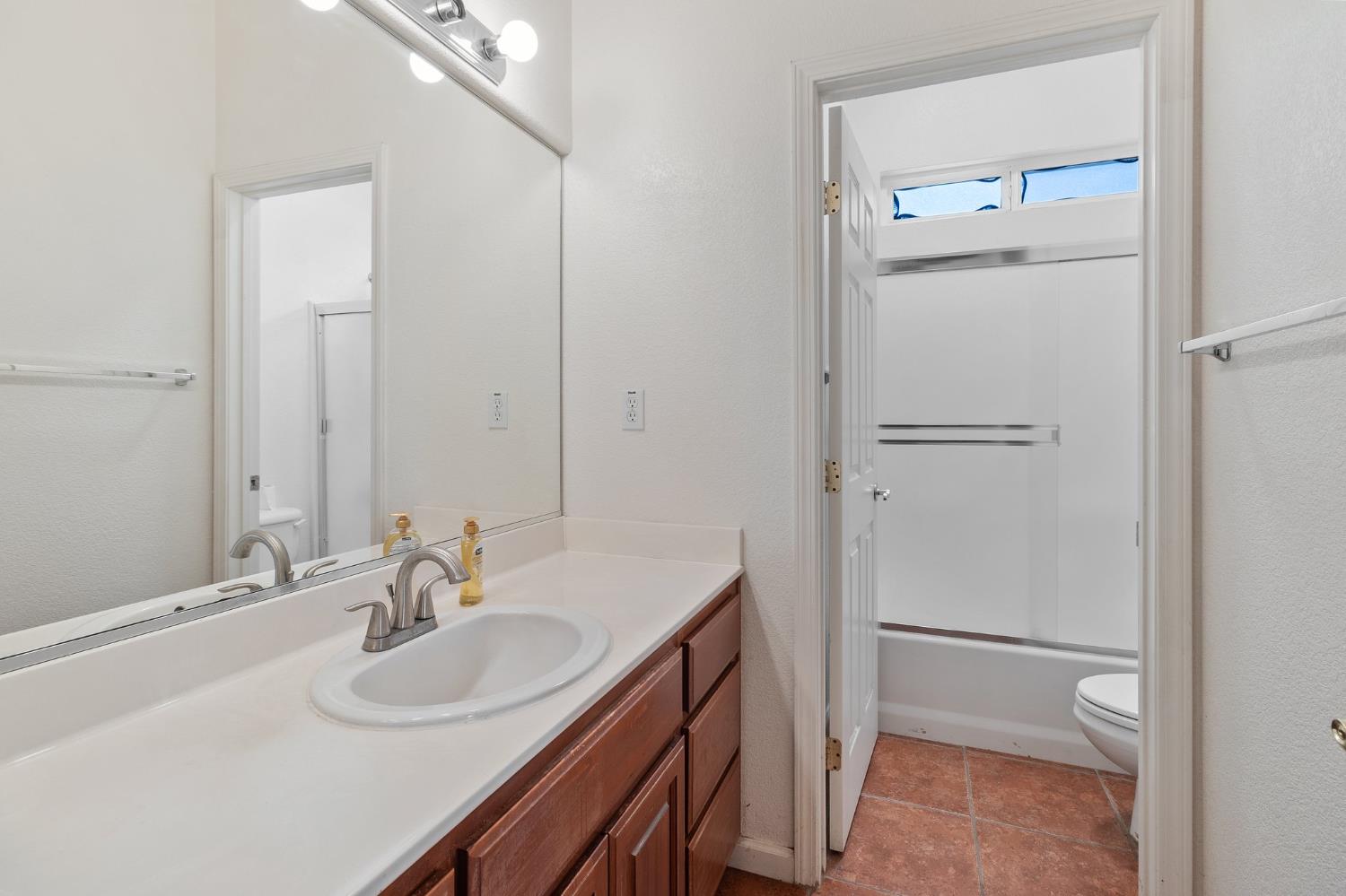 554 Bonanza Dr, Newman, CA 95360