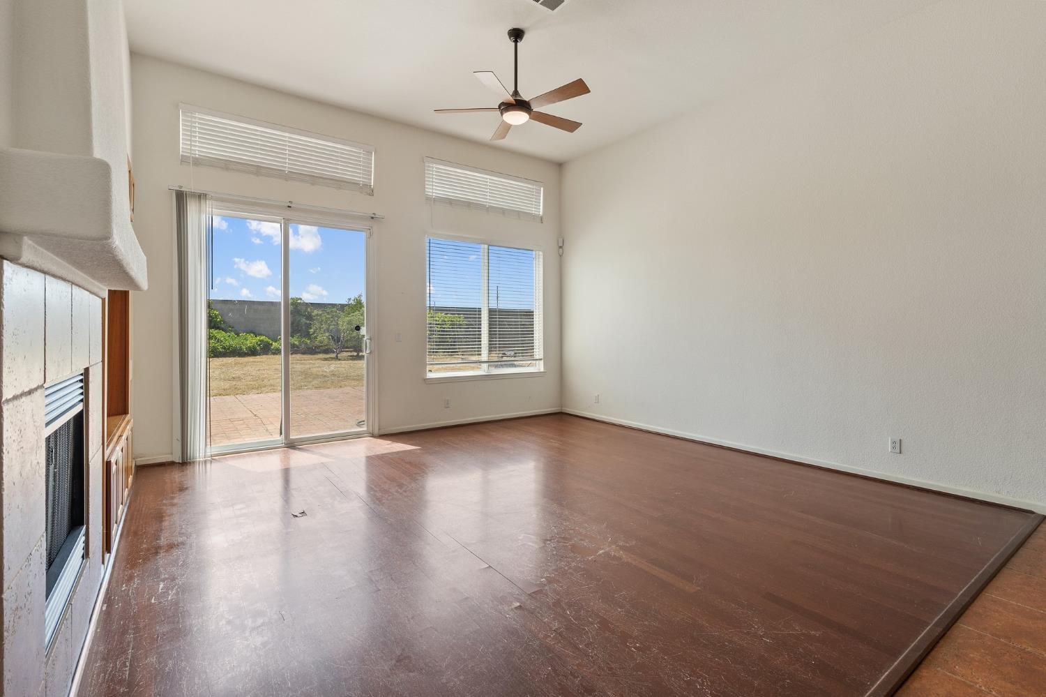 554 Bonanza Dr, Newman, CA 95360