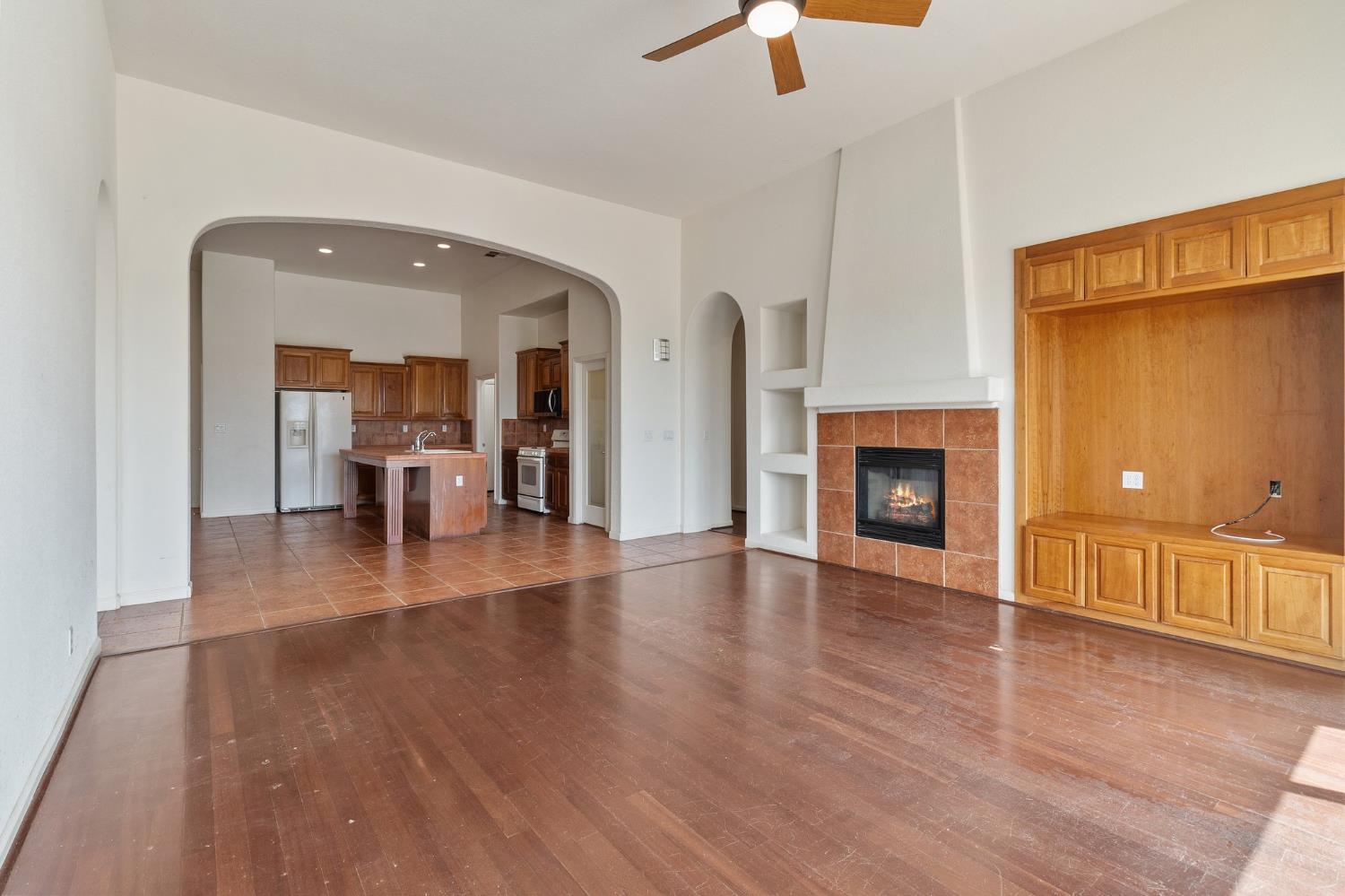 554 Bonanza Dr, Newman, CA 95360