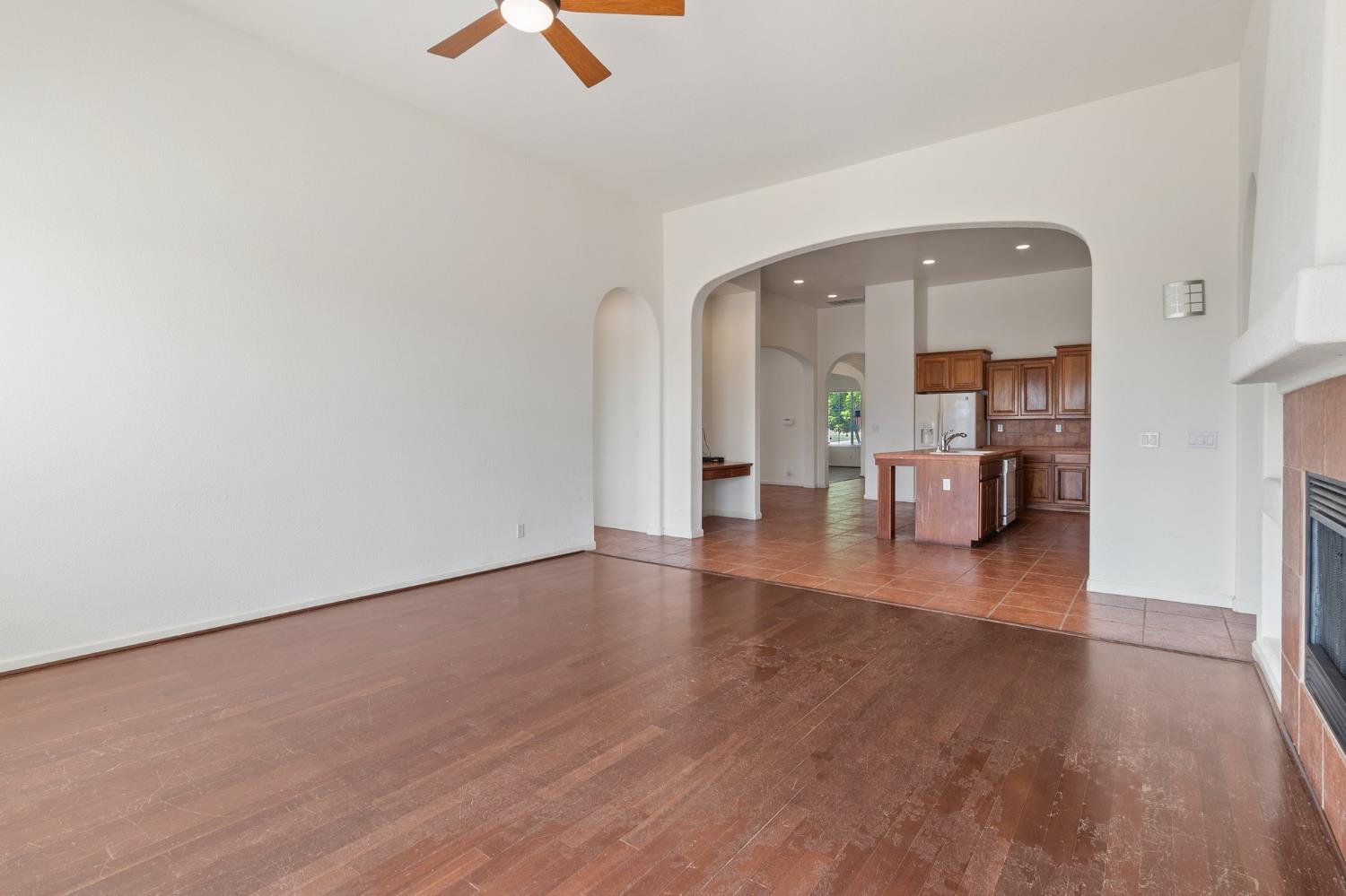 554 Bonanza Dr, Newman, CA 95360