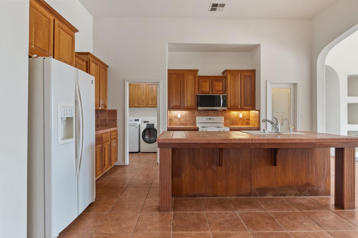 554 Bonanza Dr, Newman, CA 95360