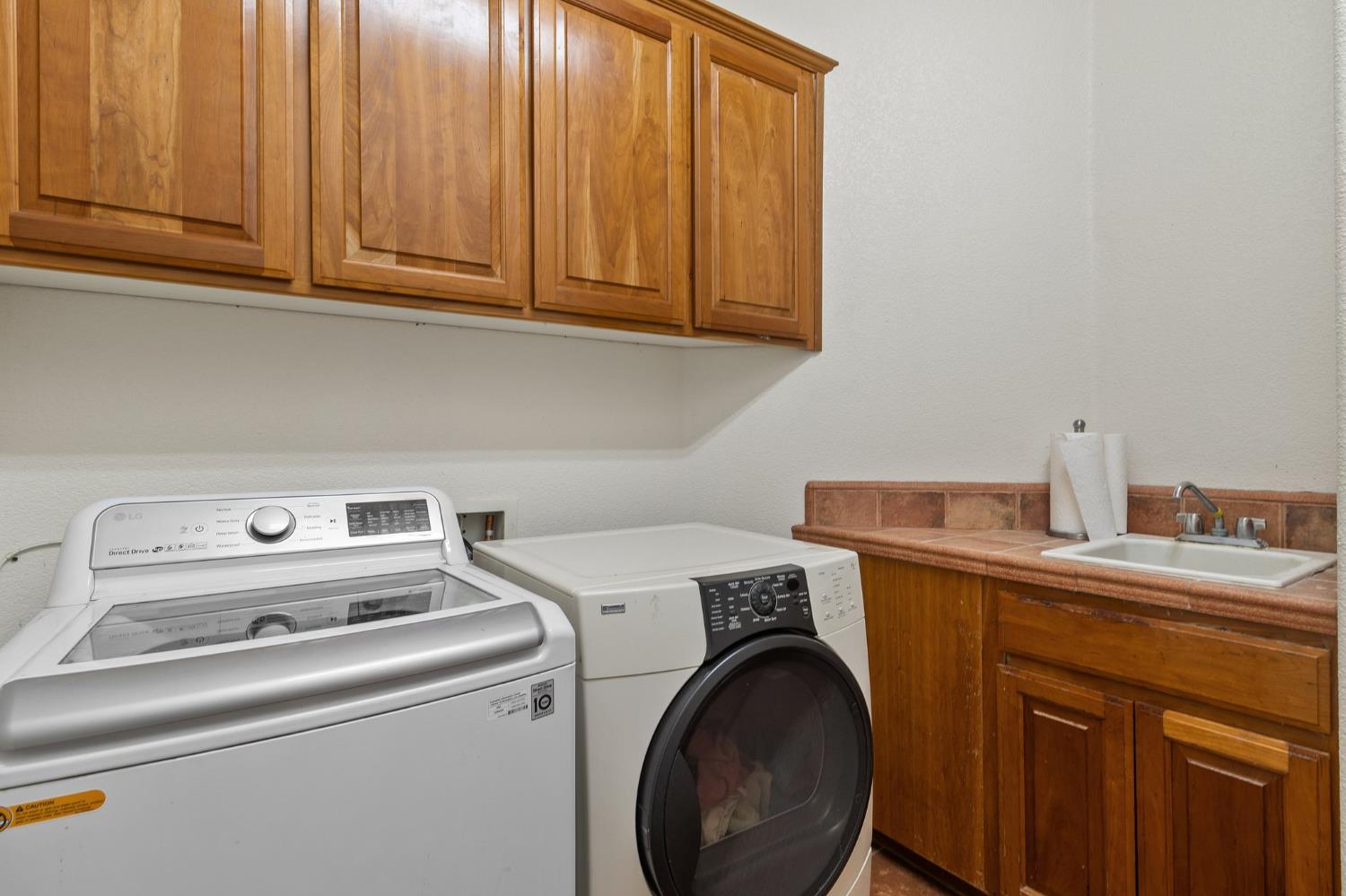 554 Bonanza Dr, Newman, CA 95360