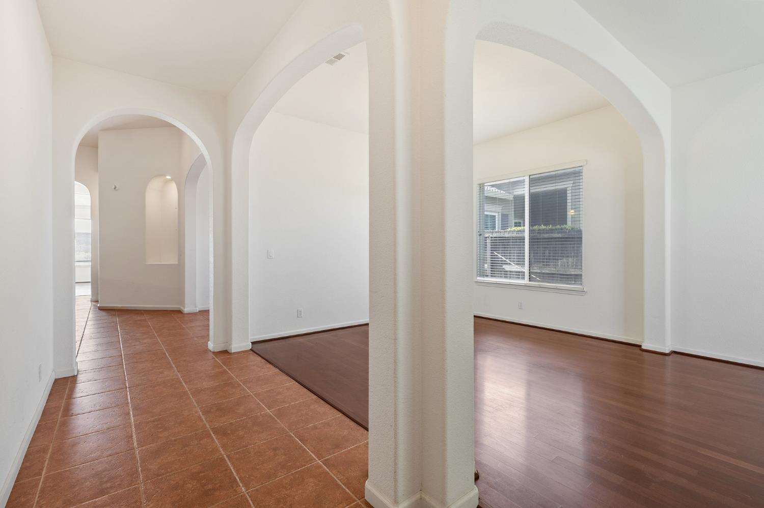 554 Bonanza Dr, Newman, CA 95360