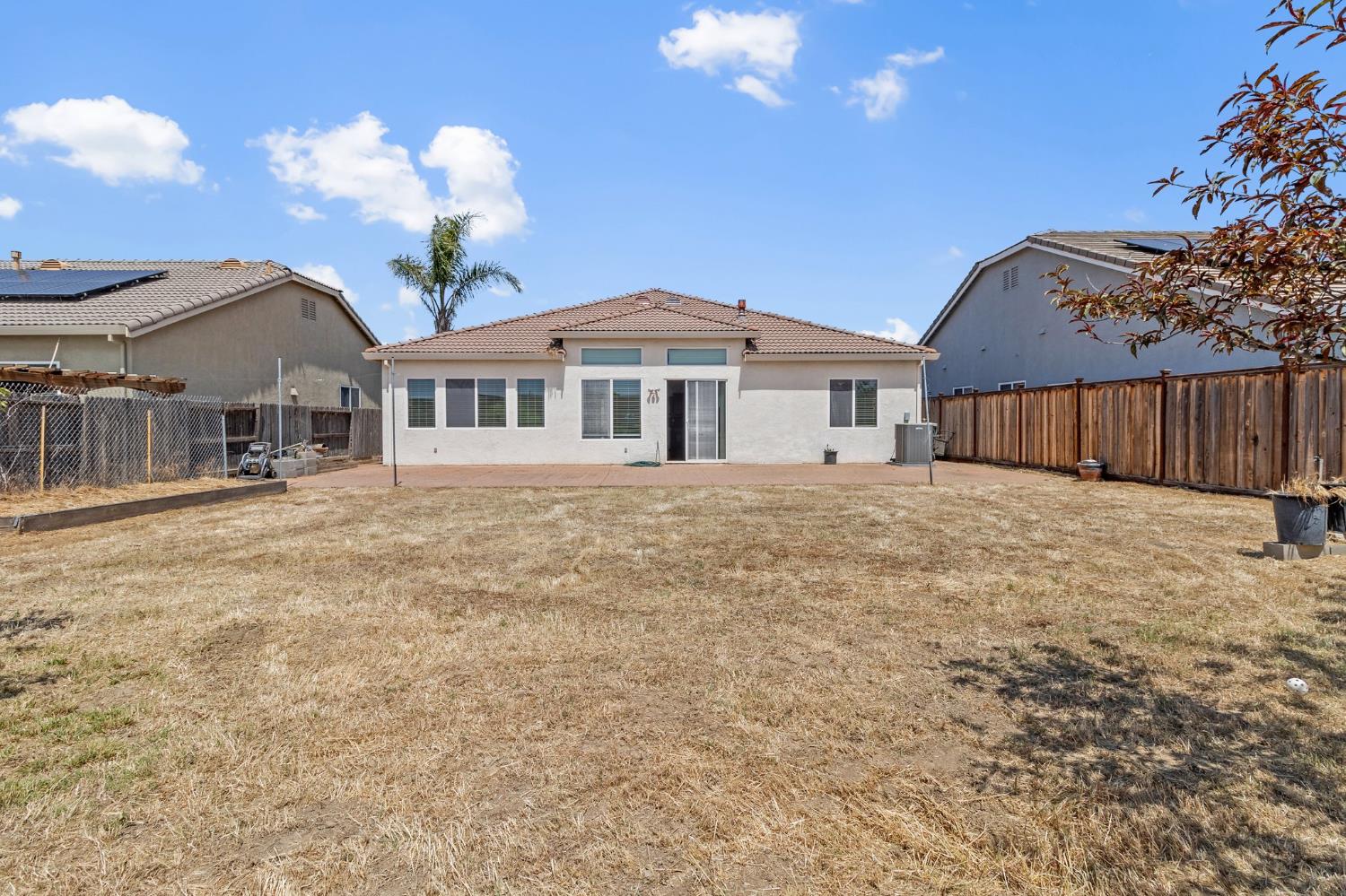 554 Bonanza Dr, Newman, CA 95360