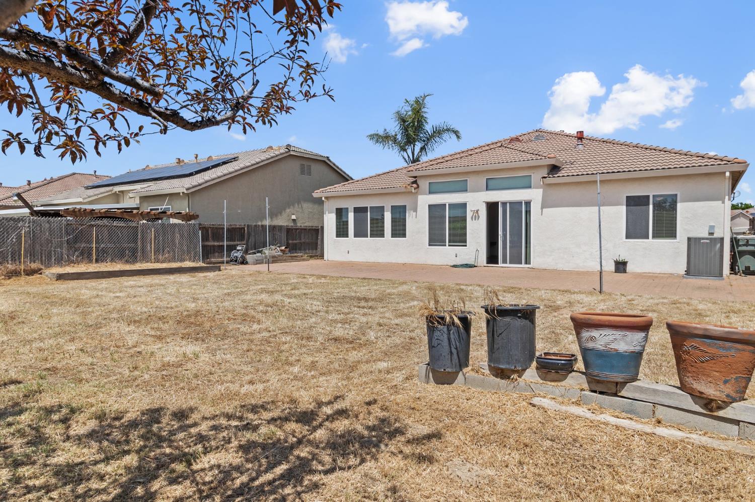 554 Bonanza Dr, Newman, CA 95360