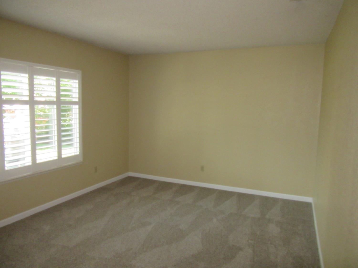 3733 Longbridge Dr, Modesto, CA 95356