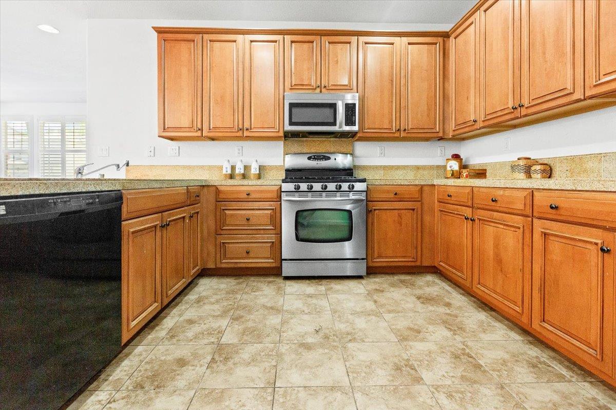 2820 Hawaiian Petrel Ave, Modesto, CA 95355