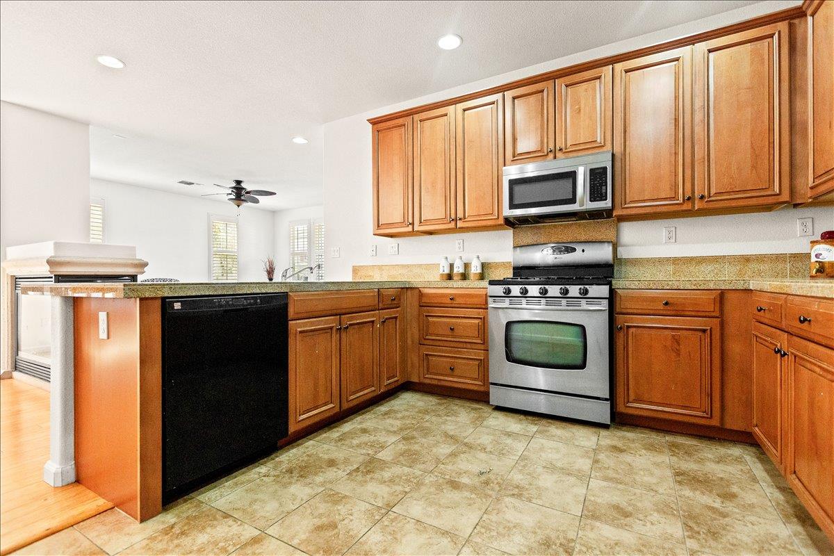 2820 Hawaiian Petrel Ave, Modesto, CA 95355