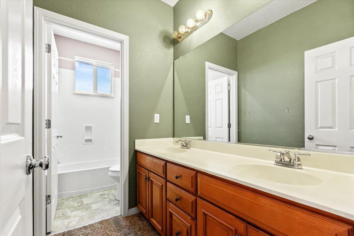 2820 Hawaiian Petrel Ave, Modesto, CA 95355