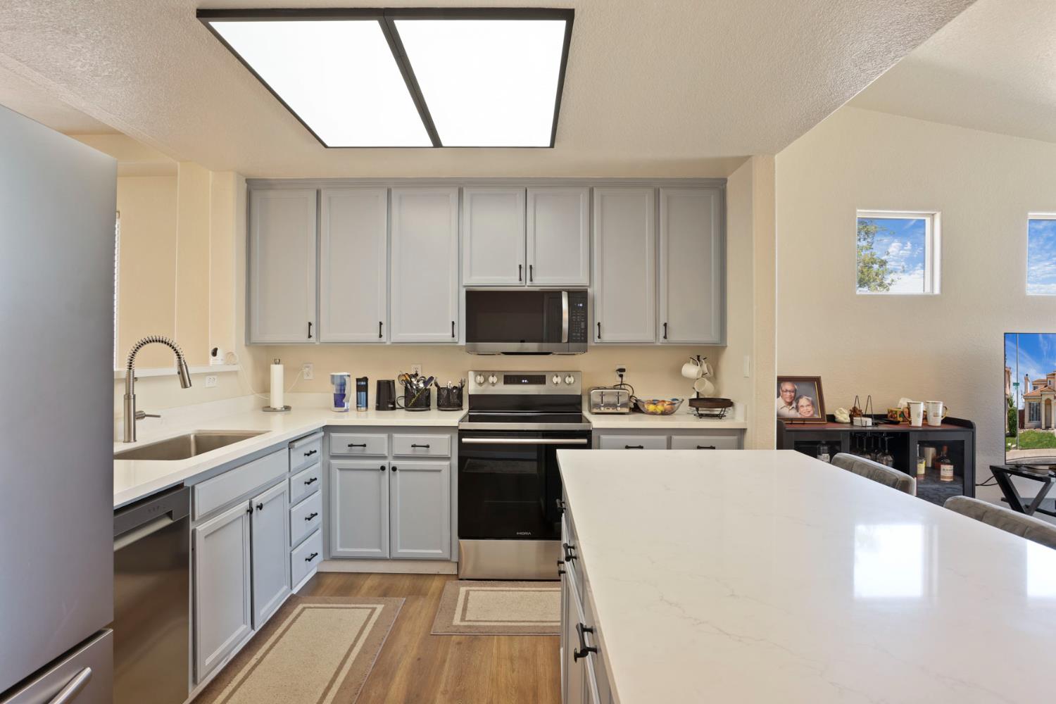 308 Ashford Ave, Manteca, CA 95337