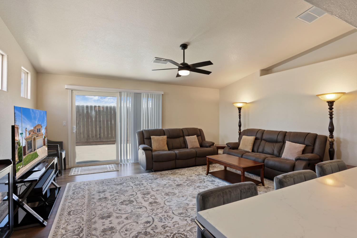 308 Ashford Ave, Manteca, CA 95337