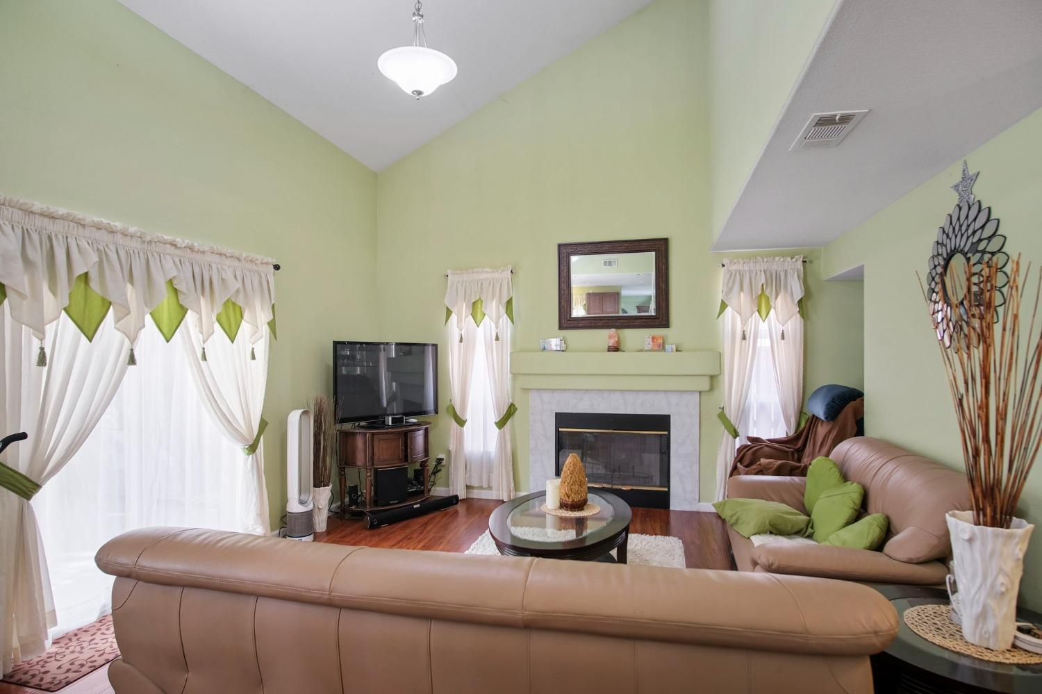 1568 Via Del Pettoruto, Gustine, CA 95322