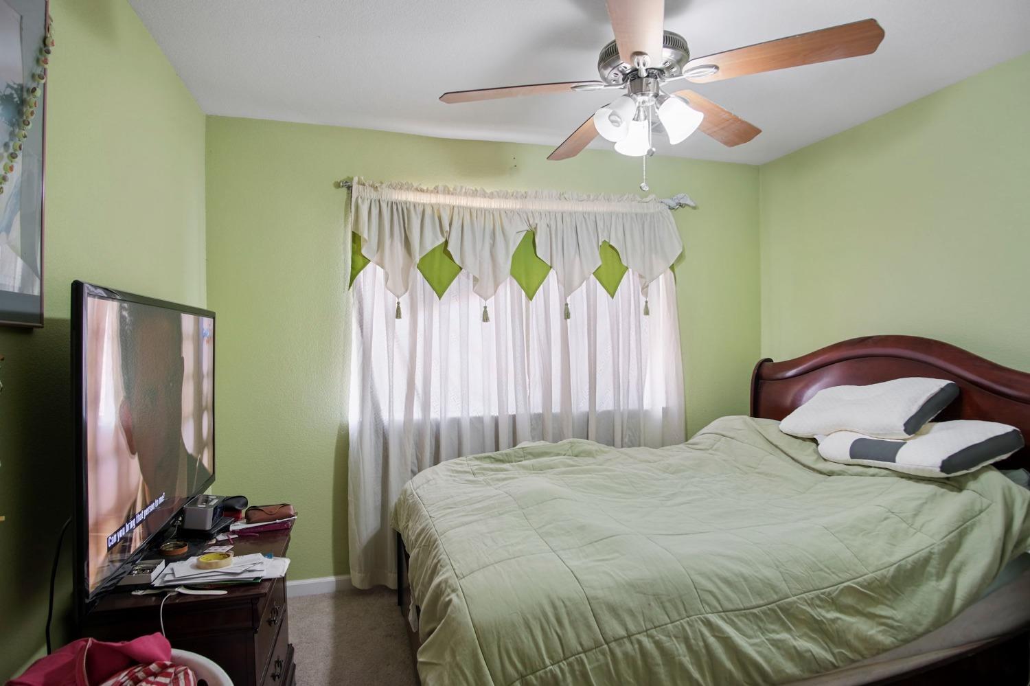 1568 Via Del Pettoruto, Gustine, CA 95322