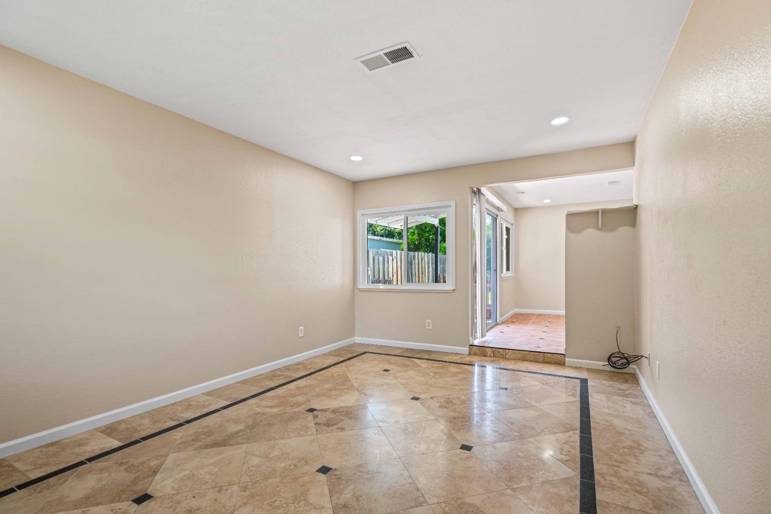 209 Carmillita Way, Modesto, CA 95354