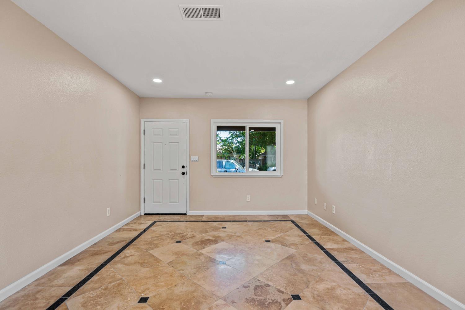 209 Carmillita Way, Modesto, CA 95354