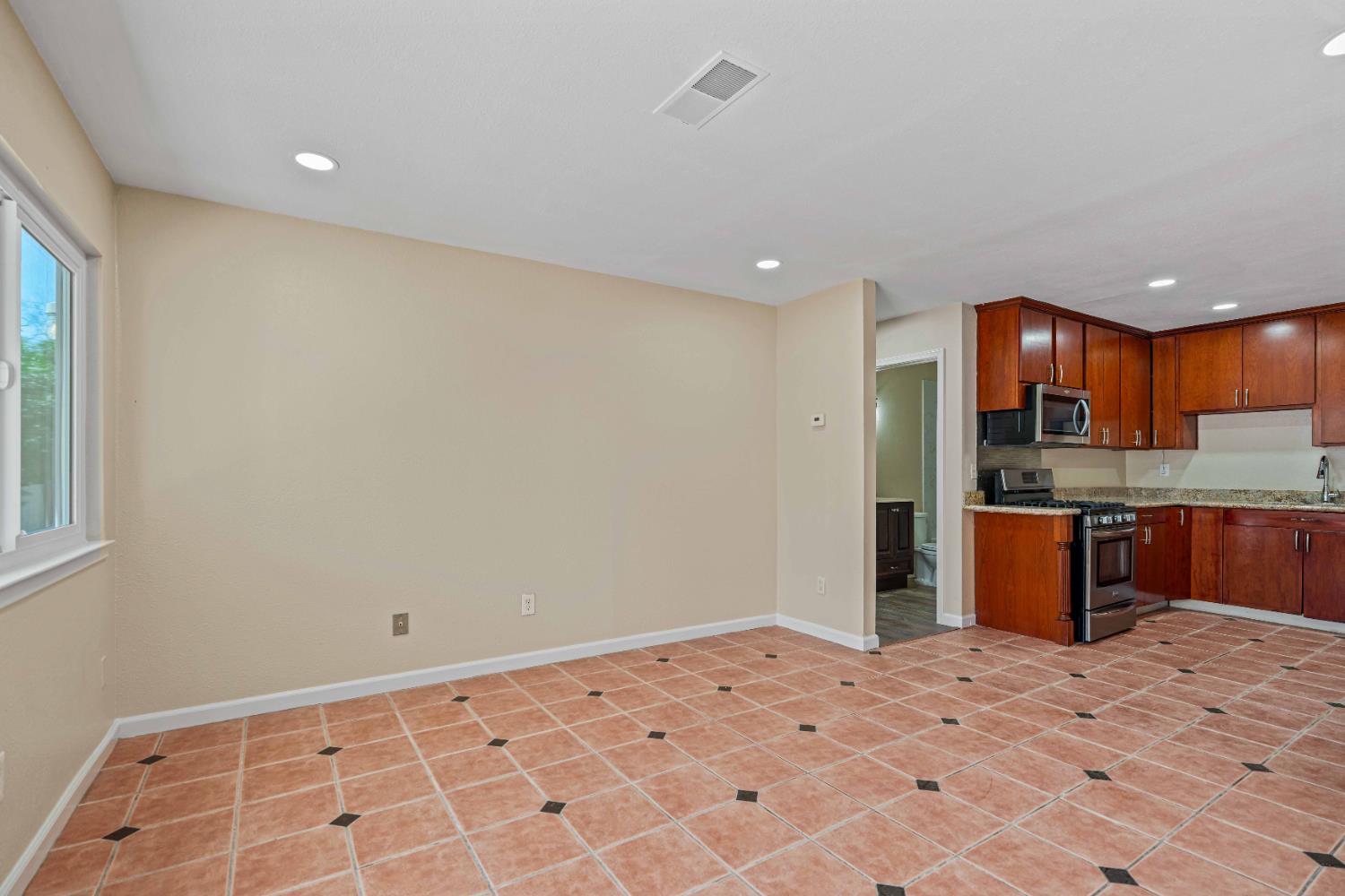 209 Carmillita Way, Modesto, CA 95354