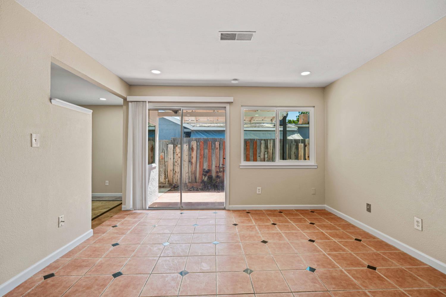 209 Carmillita Way, Modesto, CA 95354