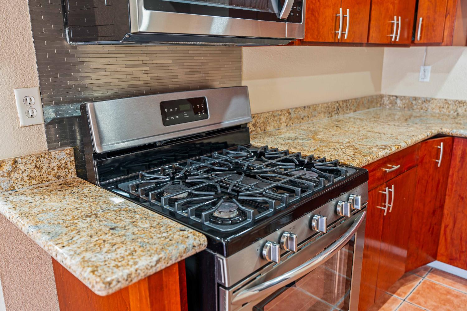 209 Carmillita Way, Modesto, CA 95354