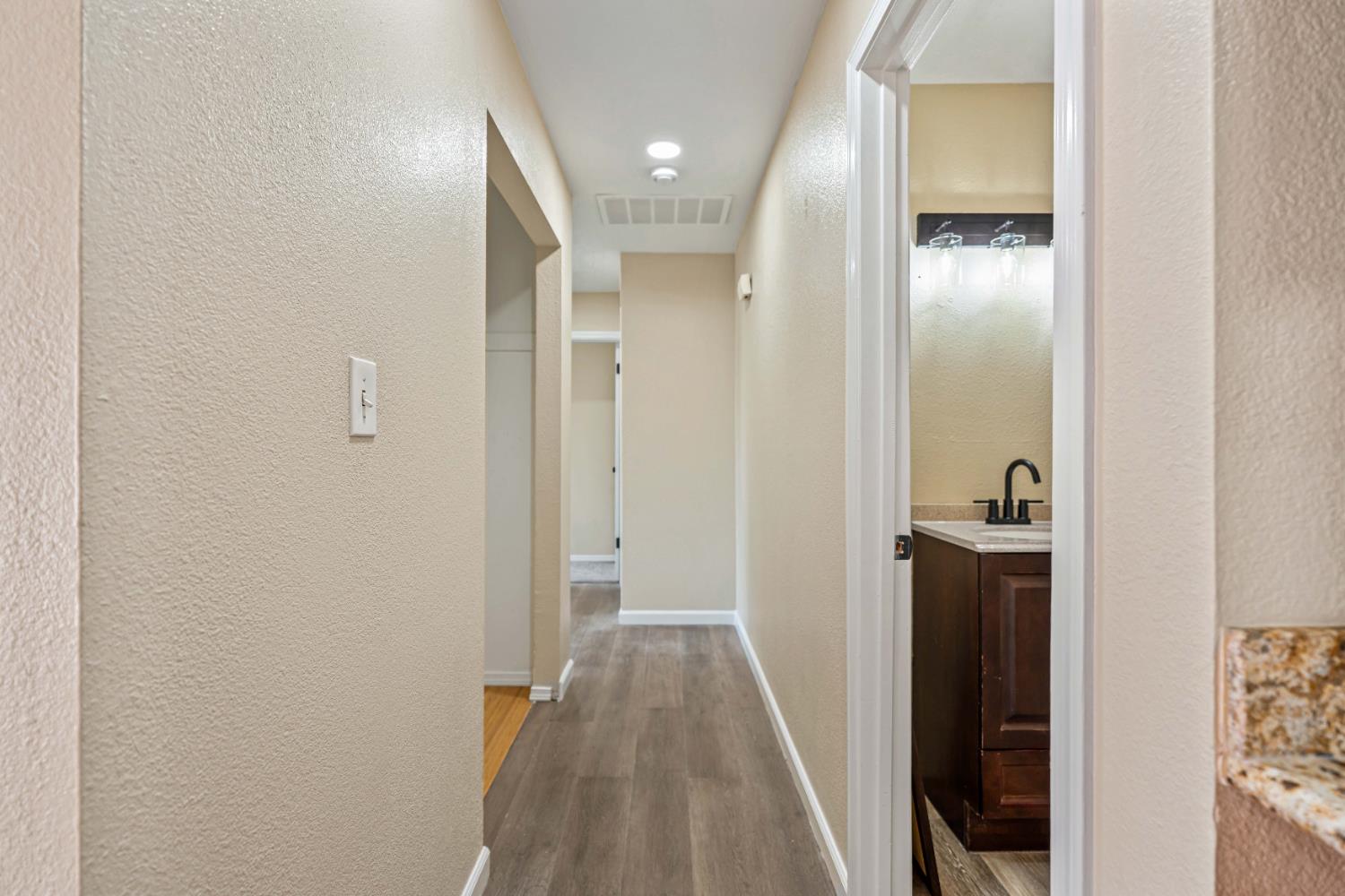 209 Carmillita Way, Modesto, CA 95354