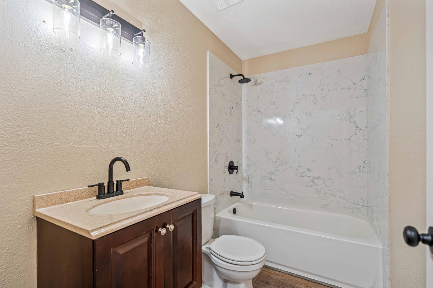 209 Carmillita Way, Modesto, CA 95354