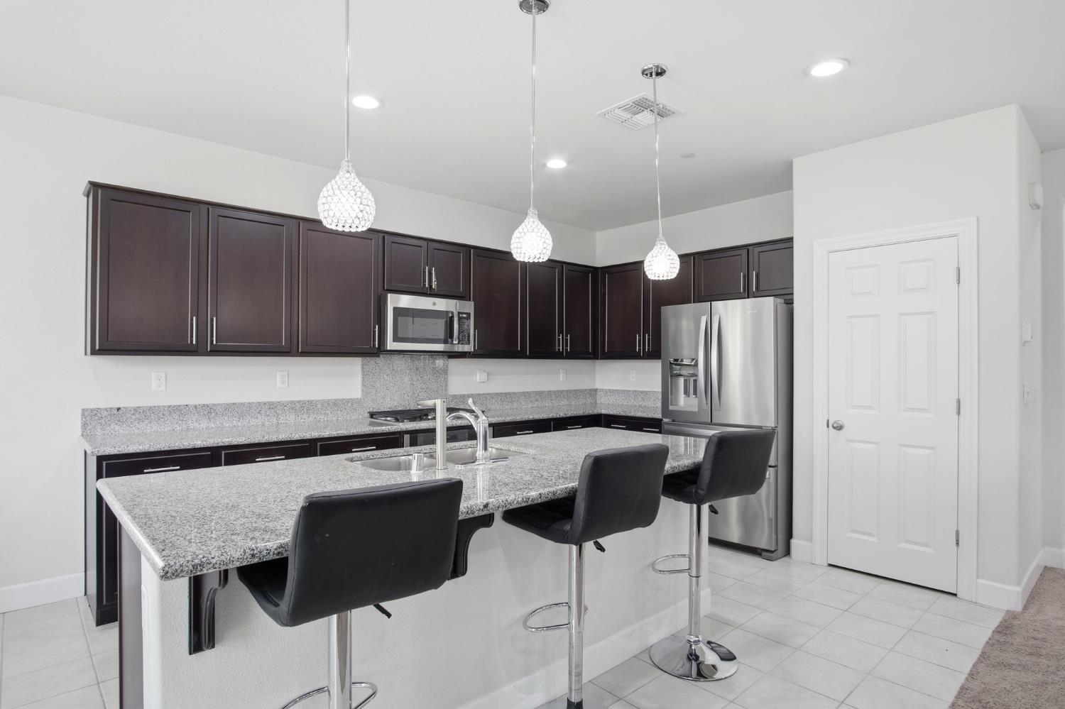 1487 Patriot St, Manteca, CA 95337