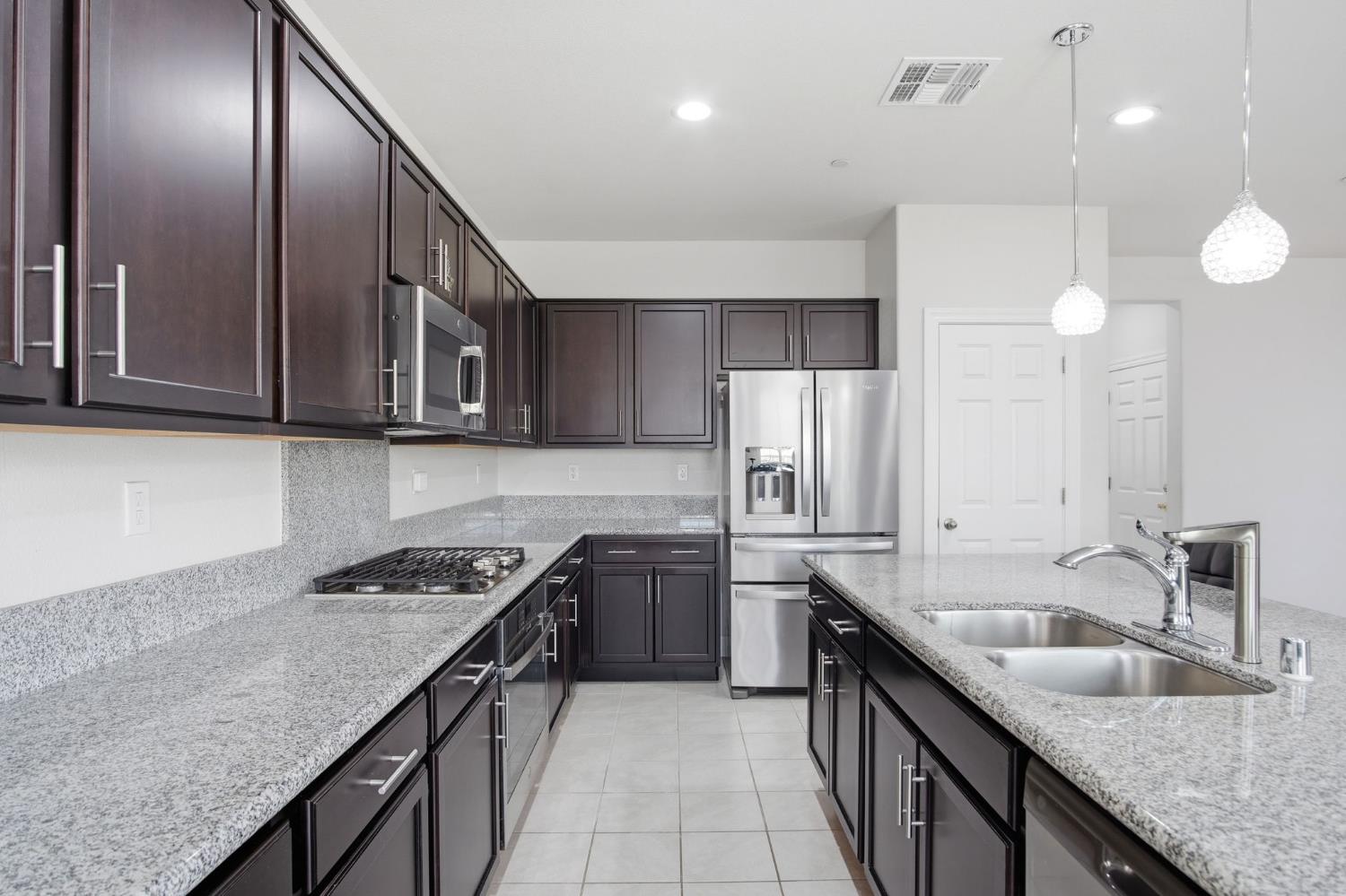 1487 Patriot St, Manteca, CA 95337