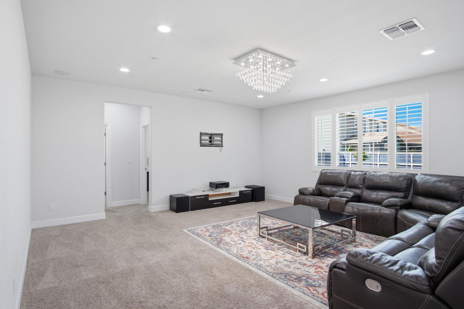 1487 Patriot St, Manteca, CA 95337