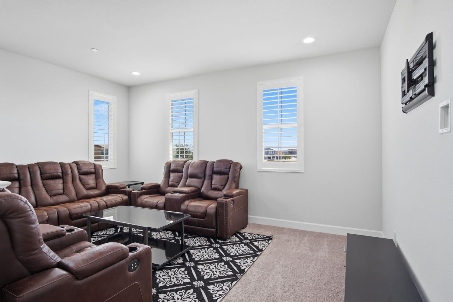 1487 Patriot St, Manteca, CA 95337