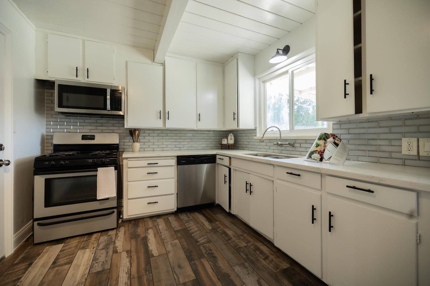 1417 Giahos Ave, Modesto, CA 95358