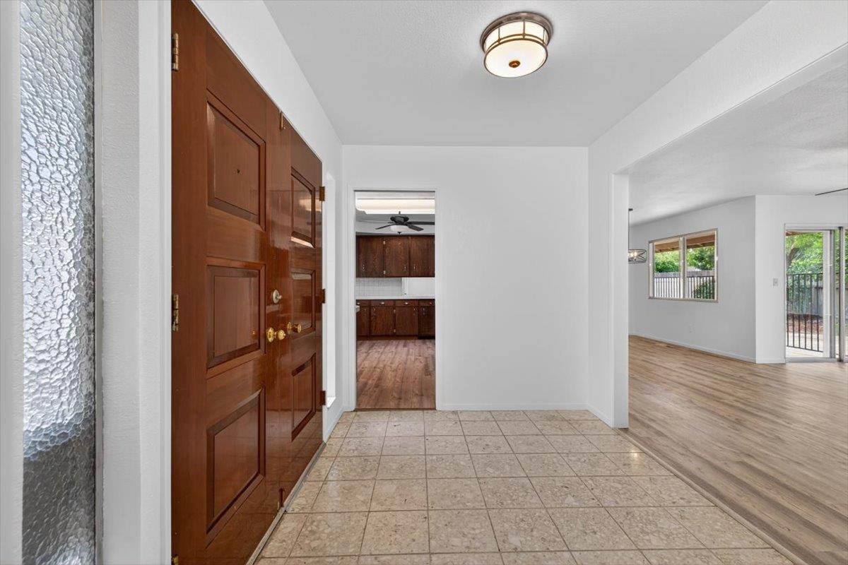 1820 Rockford Ave, Modesto, CA 95355