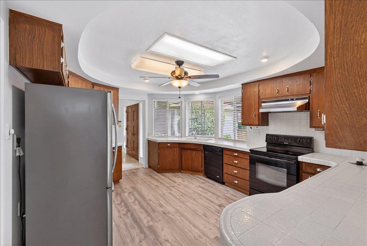 1820 Rockford Ave, Modesto, CA 95355