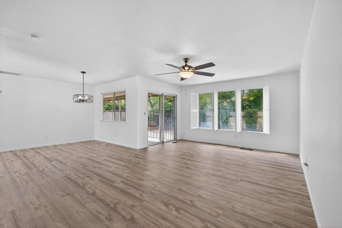 1820 Rockford Ave, Modesto, CA 95355