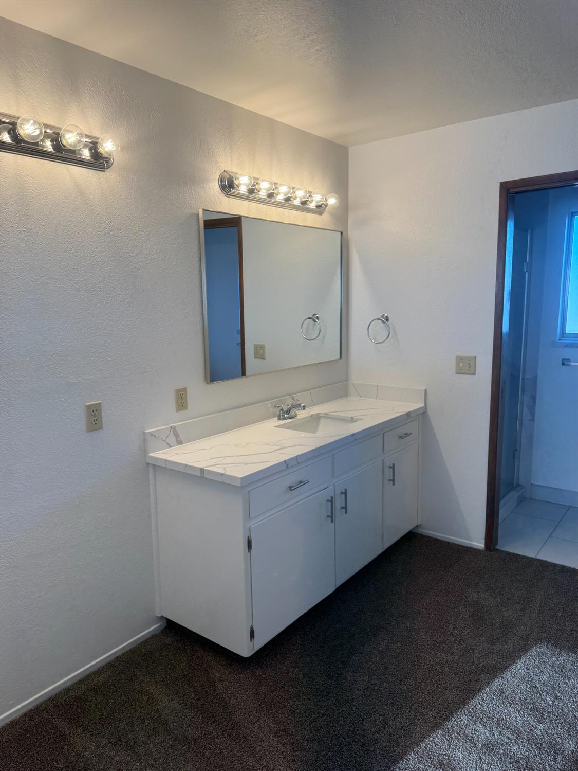 1205 Camden Pl, Manteca, CA 95336