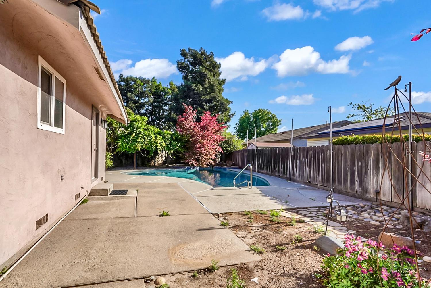 1205 Camden Pl, Manteca, CA 95336
